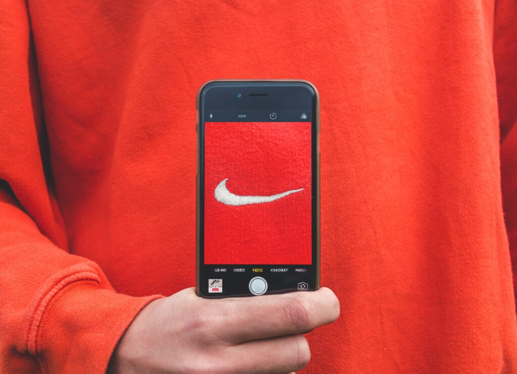 Image du logo Nike et identité de marque forte - MD Consulting.